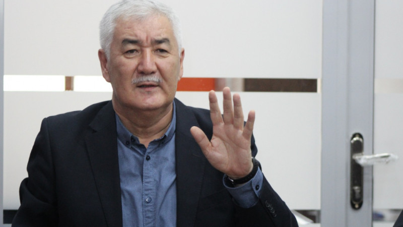 Қосанов: "Тоқаев қателесті, сықиған шенділерді жолатпау керек еді"