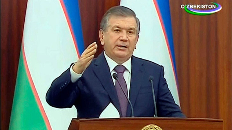 ميرزيياەۆ: "شەنەۋنٸكسٸڭ بە? قانداي ٷيدە تۇراسىڭ, كٶلٸكتٸ قايدان الدىڭ?"