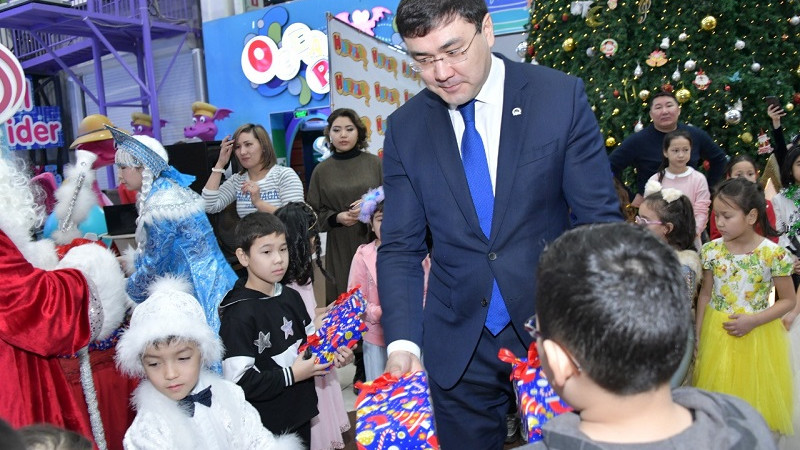 Елорда. Балалардың жаңажылдық шырша тойы өтті