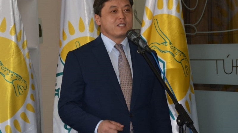 بەيسەنباي تەجٸباەۆ: «ەلباسىنىڭ تٷركٸستاندى تٷلەتۋدەگٸ ەڭبەگٸ تاريحتا قالادى»