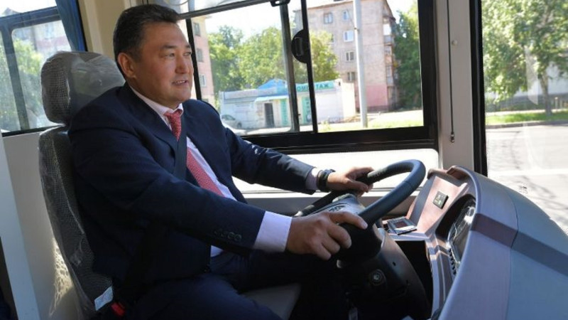 Pavlodarda jańa avtobýstar men tramvailar júre bastady (video)