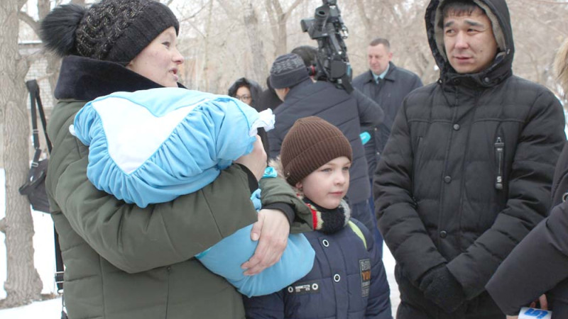 Павлодар облысында бір жылда 5 рет жалдамалы пәтер ауыстырған көпбалалы отбасы баспанға қол жеткізді