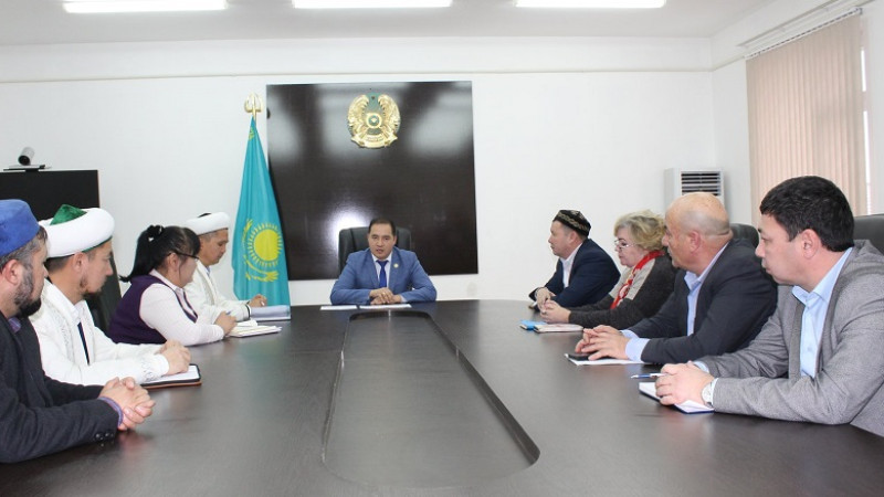 Túrkistan oblysynda juma namazǵa jinalǵan jamaǵatqa jemqorlyqqa qarsy túsindirý sharalary júrgiziledi