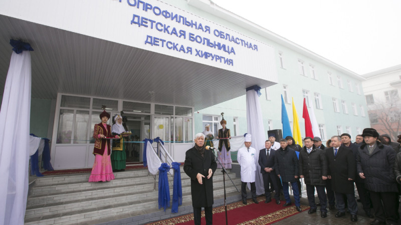 Jetisýda sábilerdiń densaýlyǵyn túzeitin hirýrgiialyq ortalyq ashyldy
