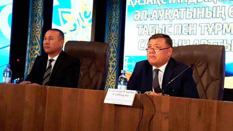 Túrkistanda Joldaýdy nasihattaý toby halyqpen kezdesýde