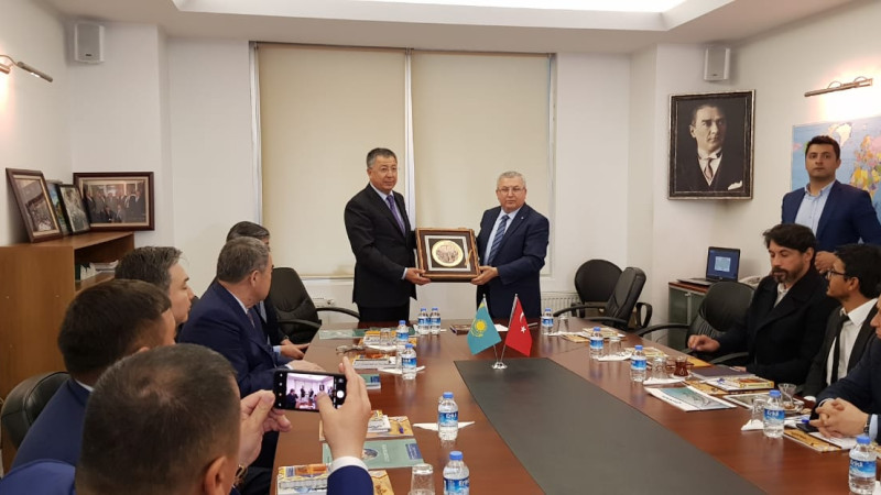 جانسەيٸت تٷيمەباەۆ: «تٷرٸكتٸڭ تەحنولوگيياسى مەن وزىق تەجٸريبەسٸ بٸز ٷشٸن اسا ماڭىزدى»