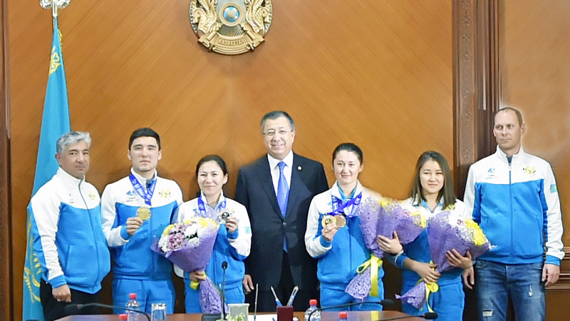OQO sportshylary biyl 1454 medal jeńip aldy