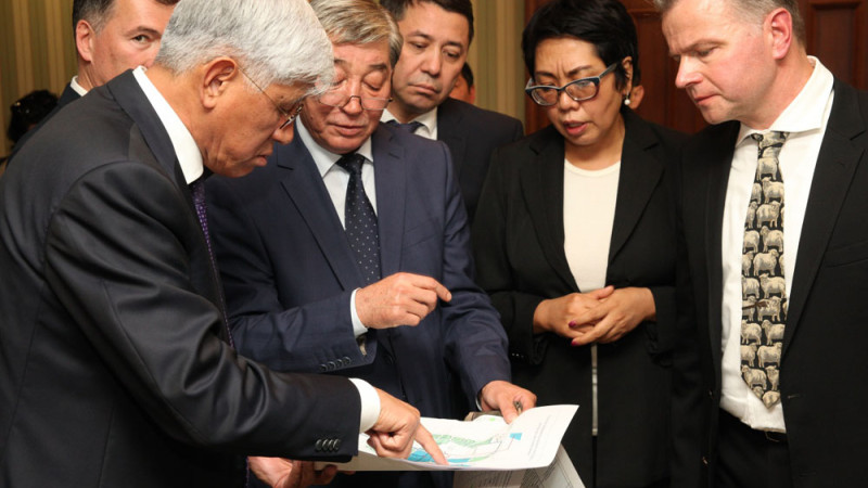 نەمٸس كومپانيياسى جەتٸسۋدا ٸرٸ ەت ٶڭدەۋ كەشەنٸن سالماق