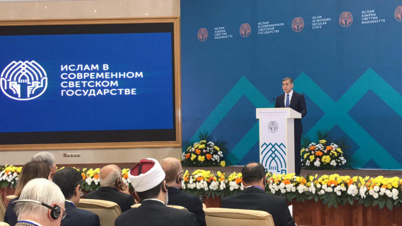Ермекбаев: "Зайырлы қоғам – діни ынтымақтастықты қамтамасыз етеді"