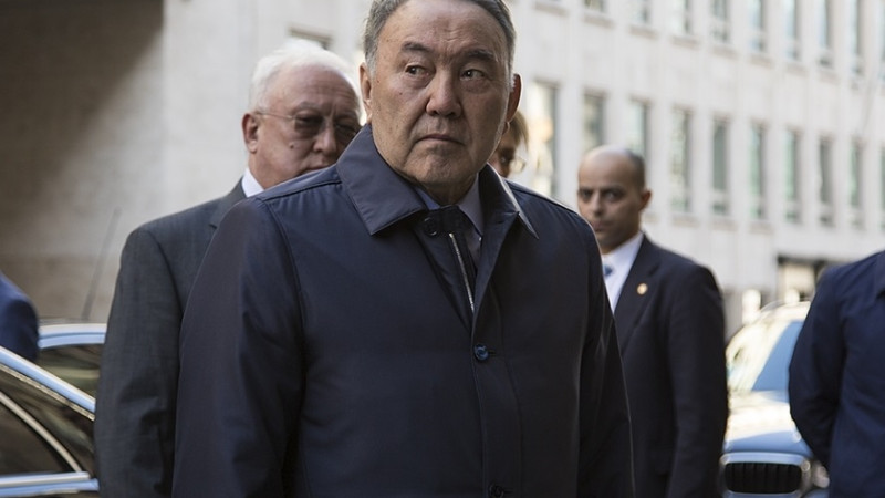 Latyn álipbiine qatysty jiynda Nazarbaev taǵy da orys tili týraly aitty