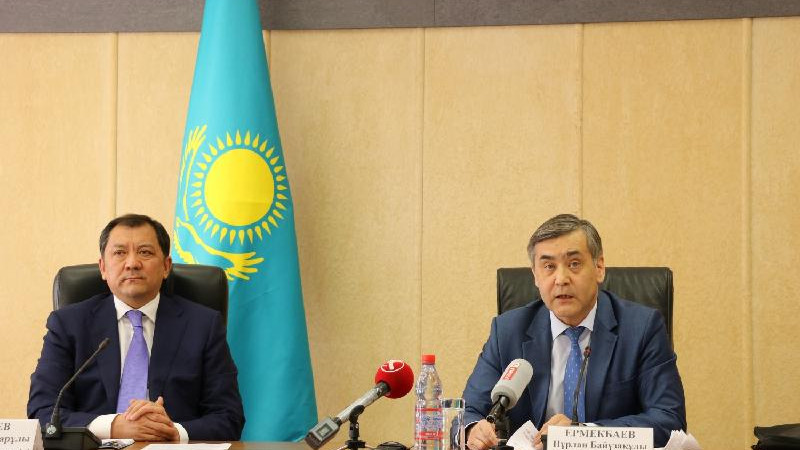 Ermekbaev «dini bar da, ulty joqtarmen» kúresti kúsheitpek