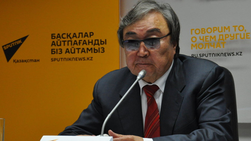 Олжас Сүлейменов ҰБТ-ның сорақы тұстарын ашып айтты