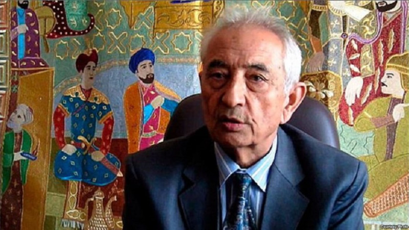 «Адамға табынбаймын!». Атақты ақын әуежайға Кәрімовтің есімін беруге қарсы шықты