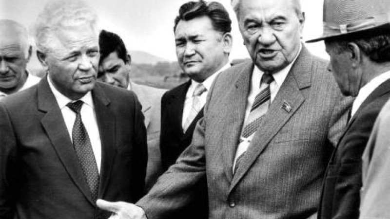 قوناەۆ قارقارا ٶزەنٸن ىستىقكٶلگە بۇرۋدان قالاي ساقتاپ قالدى?