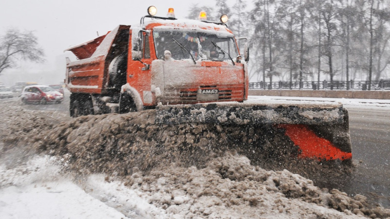 Өскеменді қардан тазалауға тағы 40 техника жұмылдырды