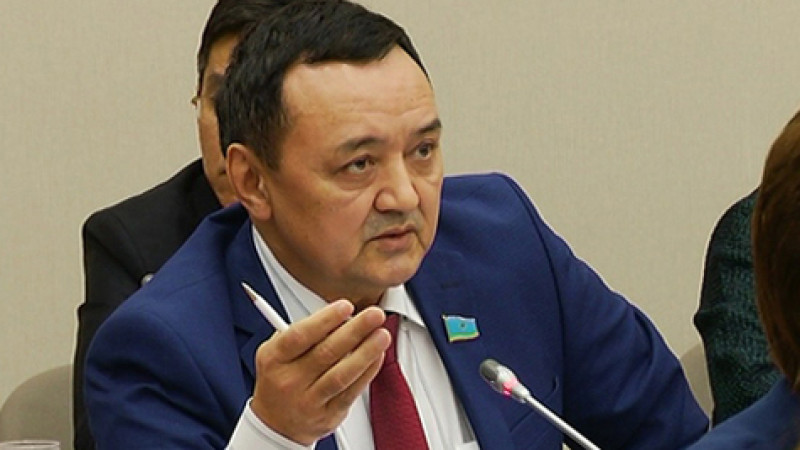 مۇحتار تٸنٸكەەۆ: «كٶشەدەگٸ جول ساقشىلارىنىڭ بارلىعىن الىپ تاستايىق»