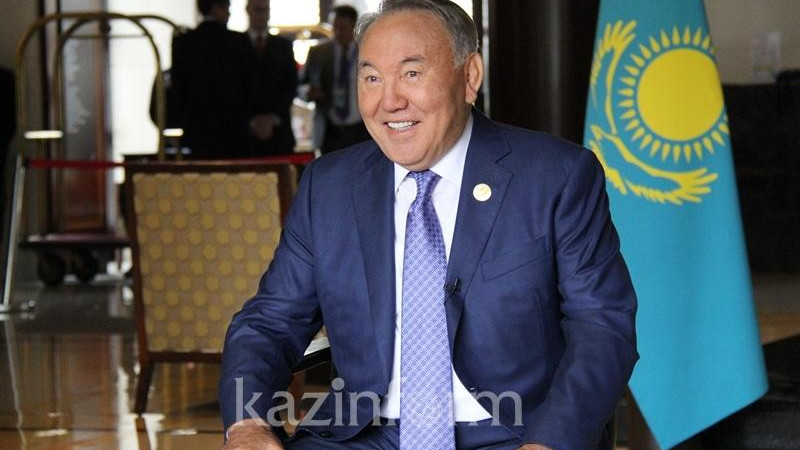 Nazarbaevty qatty tańyrqatqan kontsert