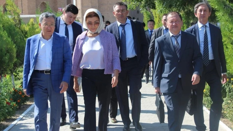 Nazarbaeva: Orystar kóp keletin Iassaýi kesenesiniń tarihy nege tek qazaq tilinde jazylǵan?