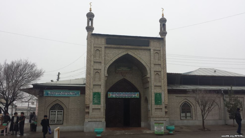 ٶزبەكستان ۋنيۆەرسيتەتتەرٸ مەدرەسە تٷلەكتەرٸنٸڭ قۇجاتتارىن قابىلدامايدى