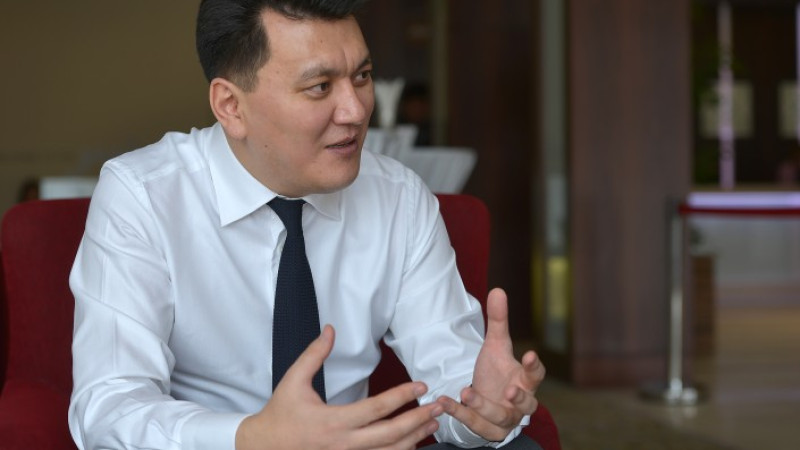 E. Qarin: «Erdoǵan búlikshilerdi jeńdi, biraq qoǵamdaǵy bólinýshilik saqtalýda»