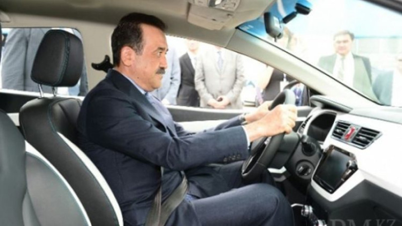 كينو تٷسٸرٸپ, كٶلٸك قۇراستىرساق, الدىمەن شەتەلگە شىعارۋعا نەگە قۇمارمىز?