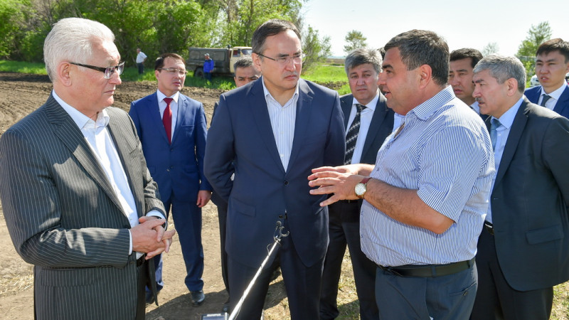 Myrzahmetov aýyl sharýashylyǵy nysandaryn aralaýda