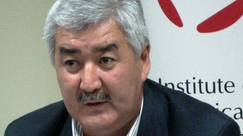 Á. Qosanov: "JSDP zeinetkerlerden arylýy kerek"