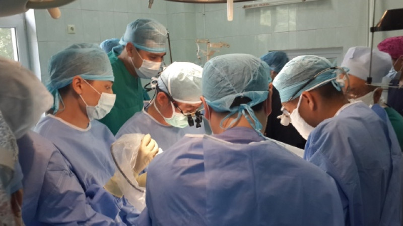 BIR DONOR TÓRT ADAMDY QUTQARA ALADY