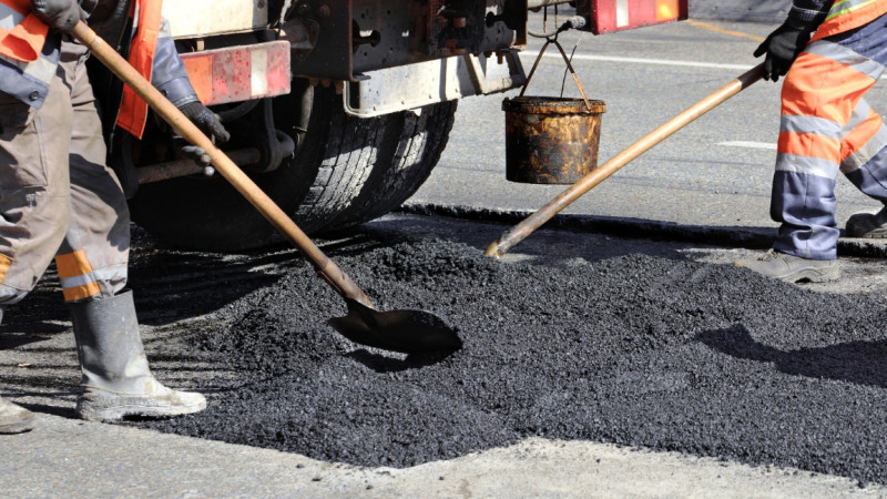 Qaraǵandyda shendiler joq joldy jóndeýge 328 mln jumsamaq bolǵan