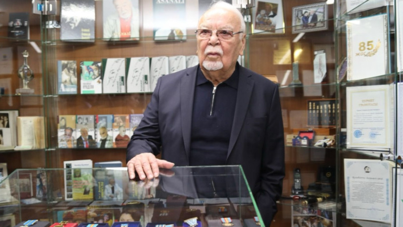 "بٸز كٶپ بولسا جٷز جاسارمىز..." اسانەلٸ ەشٸموۆ قۇندى زاتتارىن مەملەكەتكە ساقتاۋعا تاپسىردى