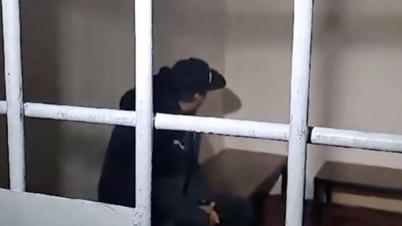 "قىستاقتاردىڭ بٸرٸنەن تابىلدى". جەدەل جەردەم جٷرگٸزۋشٸسٸن ۇرعان كٷدٸكتٸ قالاي ۇستالدى?