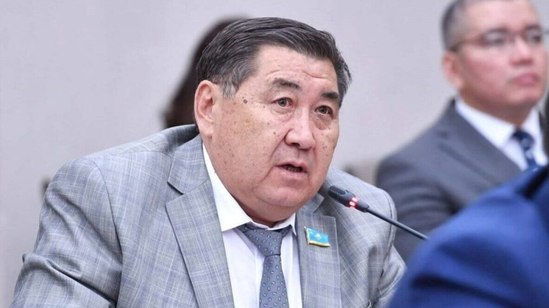 “سمايىلوۆقا قارسى داۋىس بەرگەم”: دەپۋتات بەپي بەكتەنوۆ كانديداتۋراسىن قولدايتىنىن جەتكٸزدٸ