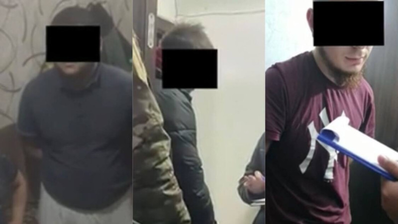 كەنشٸلەردەن اقشا بوپسالاپ جٷرگەن اتىشۋلى قىلمىستىق توپ مٷشەلەرٸ قۇرىقتالدى