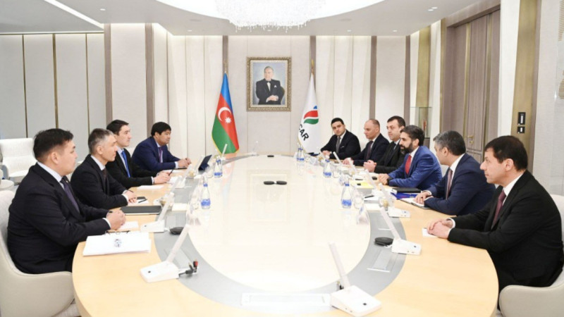 "قازمۇنايگاز" بەن SOCAR مۇناي تاسىمالداۋدى دامىتۋ مەسەلەسٸن تالقىلادى
