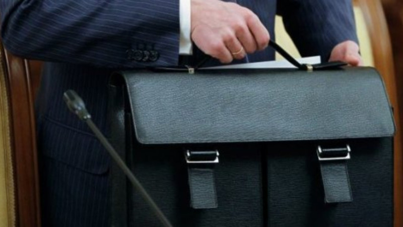 Memlekettik qyzmetkerlerdiń jalaqysyna 1 trln teńge ketedi - ministr