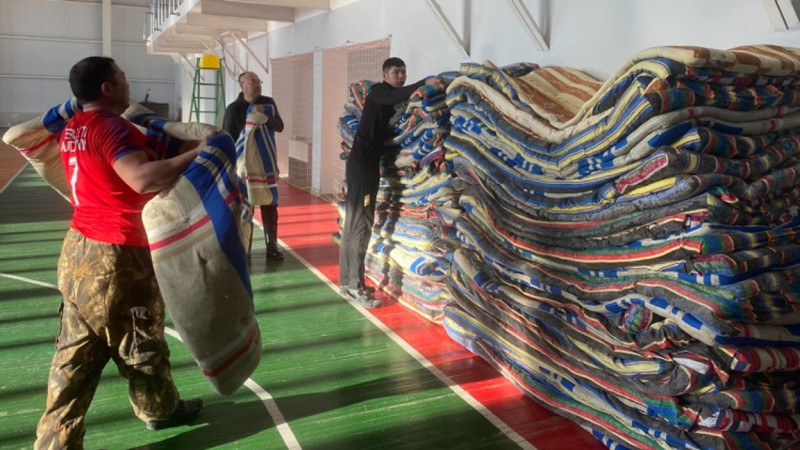 ەۆاكۋاتسييالىق پۋنكتتە بٸر ادام جاستىق تاپپاي جٷرسە, كەلەسٸ بٸر ادىم تٶرت جاستىقتى الىپ العان