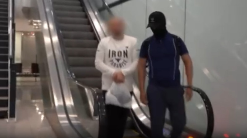 АҚШ-тан Роллс-Ройс әкеліп беремін деп алдаған алаяқ БАӘ-де жүрген жерінен ұсталды
