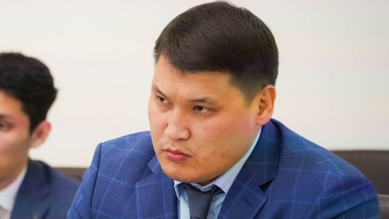 "Бэтмен" депутат кімнің сойылын соғып жүр? Берденов енді сотта жауап береді