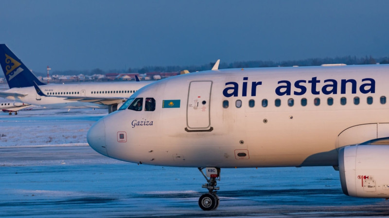 Air Astana salmaqty synǵa ushyraǵanyna qaramastan, reisterin áli de keshiktirýde