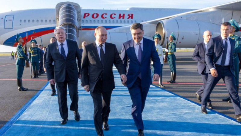 Pýtin Astanaǵa keldi