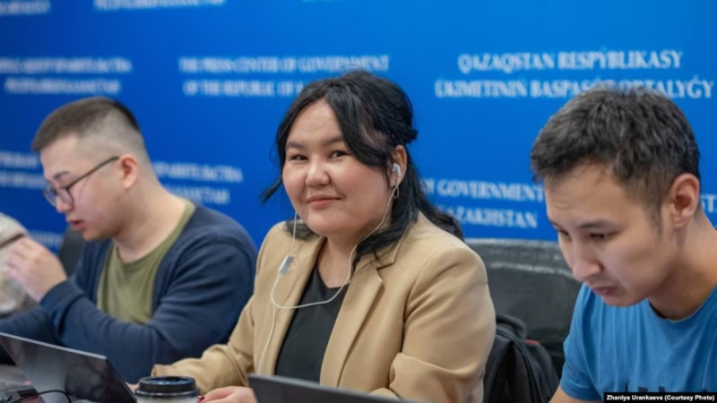 Jýrnalist Jániia Uranqaeva úkimet ǵimaratyna kirýge ruqsat aldy