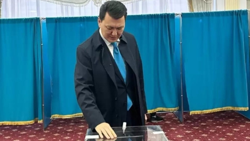 Erlan Qarin AES qurylysy boiynsha referendýmnyń mańyzdy tustaryn atap ótti