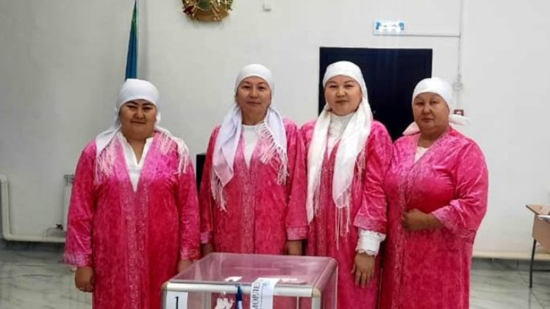 Únemi birge júremiz: Baianaýyl aýdanynda tórt kelin daýys berýge keldi
