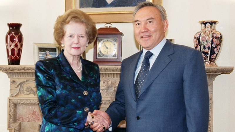 Nazarbaev tabystaǵan nagrada Ulybritaniiada satylymǵa qoiyldy