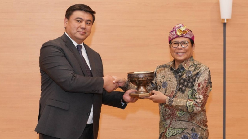 Túrkistanǵa Indoneziianyń elshisi kelip, rýhaniiatty damytýǵa arnalǵan tyń jobalardy talqylady