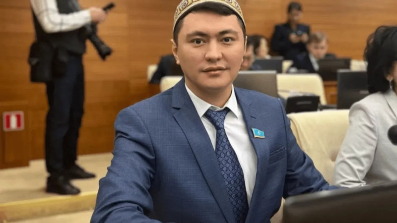 دەپۋتات مۇقاەۆ بالالاردىڭ قاۋٸپسٸزدٸگٸنە قاتىستى ٷن قاتتى