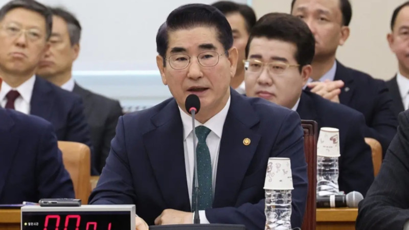 Ońtústik Koreianyń qorǵanys ministri otstavkaǵa ketti