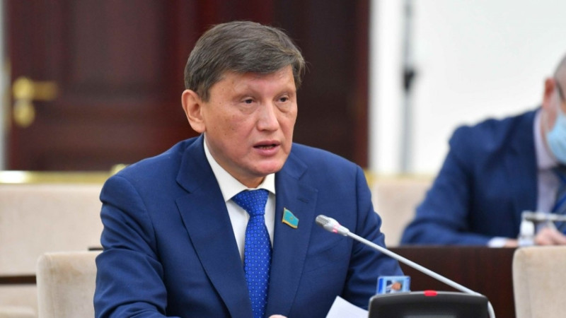 سەناتور: ۇرپاقتىڭ قالتاسىنا قول سالىپ, قول سالعاندا مول سالعان جوقپىز با?
