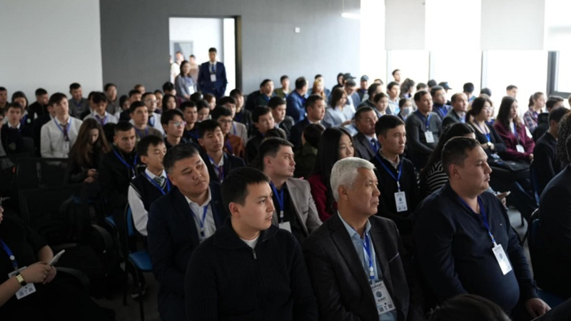تٷركٸستاندا ٶتكەن «DevFest Turkistan – 2024» حالىقارالىق كونفەرەنتسيياسىندا تسيفرلىق جەنە يننوۆاتسييالىق تەحنولوگييالاردى دامىتۋ ٸسٸ كەڭٸنەن سٶز بولدى