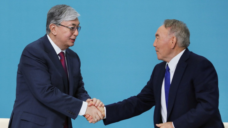 Toqaev Nazarbaev týraly: "Aiyna bir ret telefon arqyly sóilesip turamyz"